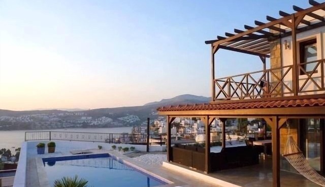 "Bodrum'da Lüks Konaklama: 4+1 Özel Havuzlu Villa ve Tatil Keyfi!" 230m2 in BODRUM