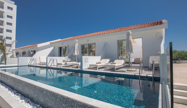 Bohemian Gardens Hotel in Protaras