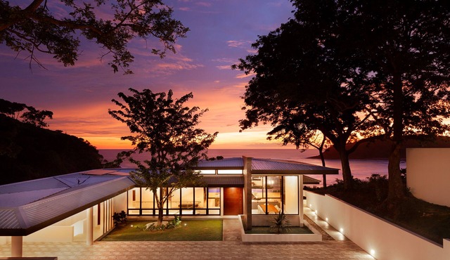 Brand New Beach front 5 bedroom house steps from the beach in San Juan del Sur