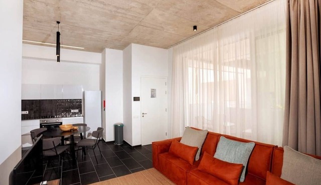 Bridge House 202-2BR Modern Apt.