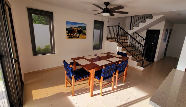 Bright and clean townhouse in private neighborhood in Managua