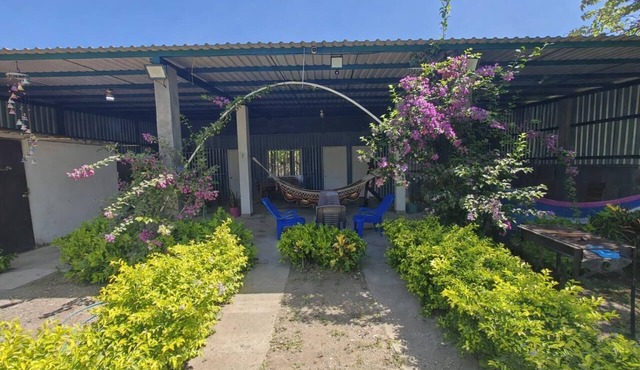 Casa bella, acogedora y espaciosa cerca del mar. in Pochomil Viejo
