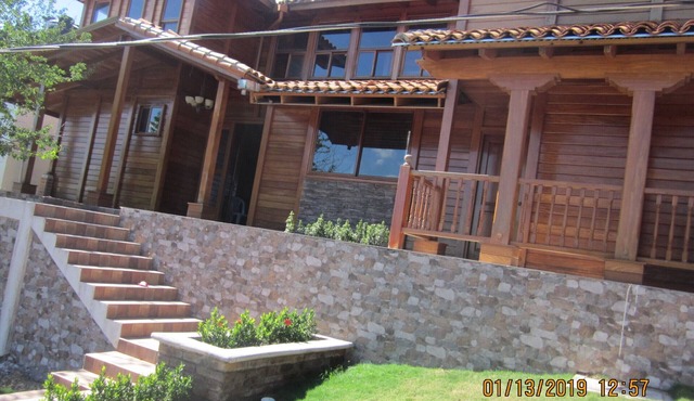 Casa Madera: expansive views and spacious comfort in Miramar