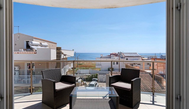 Casa Marea Second Floor with Sea View, Wi-Fi and Air Conditioning in Marzamemi