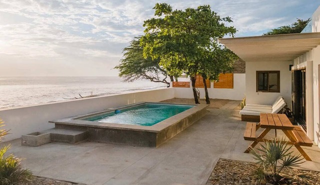Casa Ohana - Beachfront House In Playa Popoyo in Tola