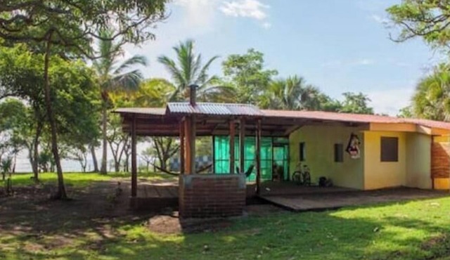 Casa Pacifico–Beachfront - Gem in Los Clavo in Chinandega