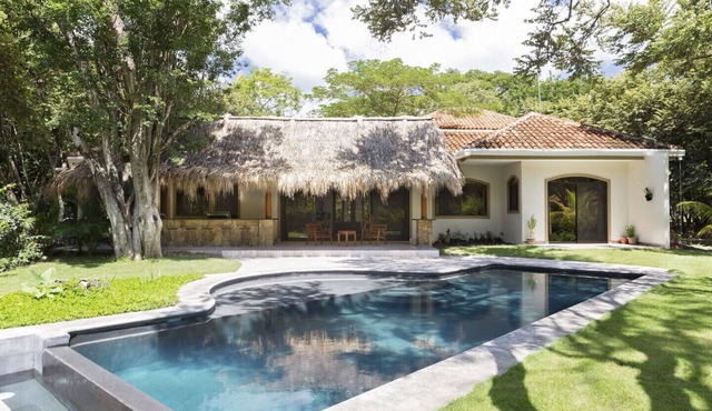 Casa SARON SOL - golfers dream 3bd/2ba with lap POOL/BBQ/Flat top GRILL in Hacienda Iguana