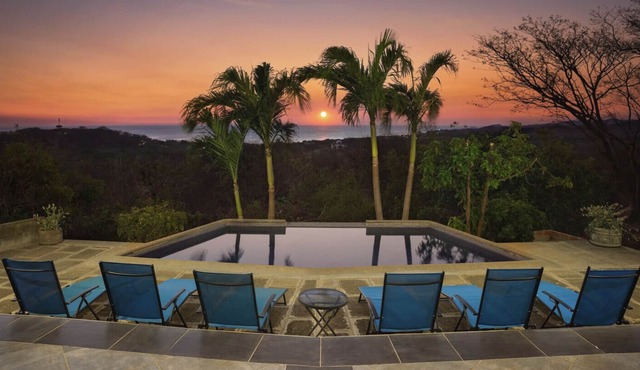Casa SERENA 3bd/2ba in RANCHO SANTANA sleeps 8 in Tola