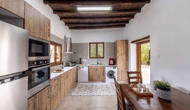 Casale Xenia - Tranquil Villa in Cyprus , WiFi, Aircon, TV in Filousa