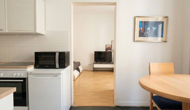 Central & Simple 1BR Apartment with WIFI in Vienna