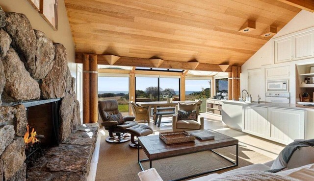 Charlie's Retreat | Hot Tub & EV Charger in Sea Ranch