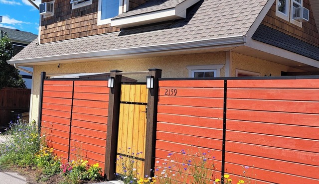 Charming 2 Bedroom House Close to KGH and Lake in Kelowna