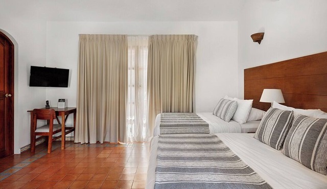 Classic Double full size bedroom in Granada