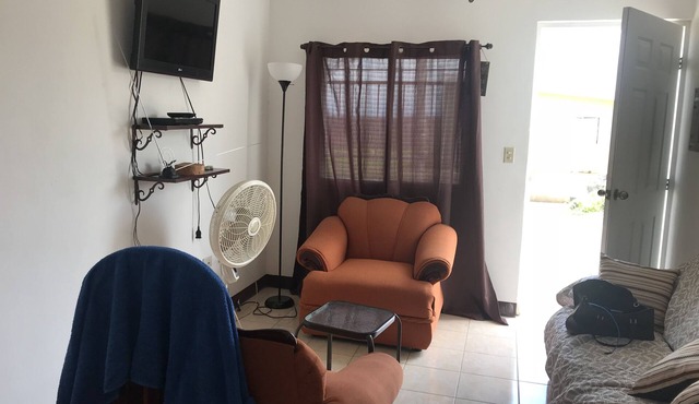Complete independent house, near the airport, old road to Tipitapa. in Managua