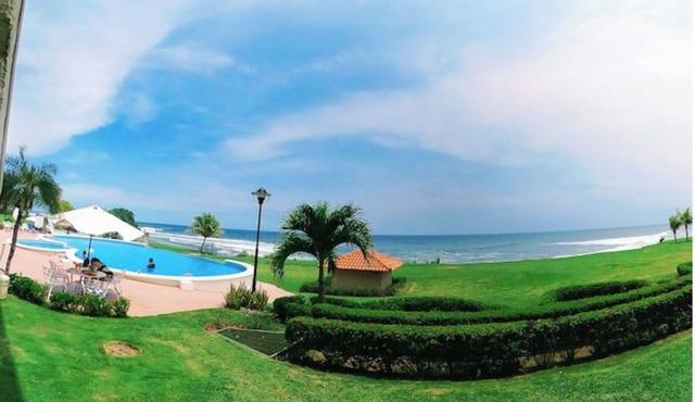Condominio 2BR con Vista al mar y al Lado de la Piscina in Gran Pacifica Resort