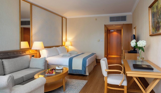 Constantinou Bros Asimina Suites Hotel in Geroskipou