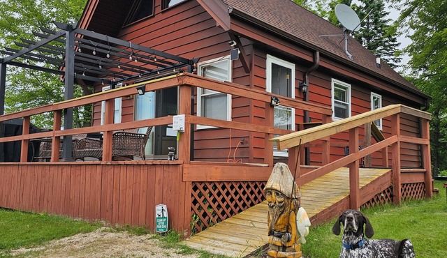 Cozy Warm A-Frame Retreat! Kayak Getaways, Fall Hikes & Roaring Campfires! in Cascade