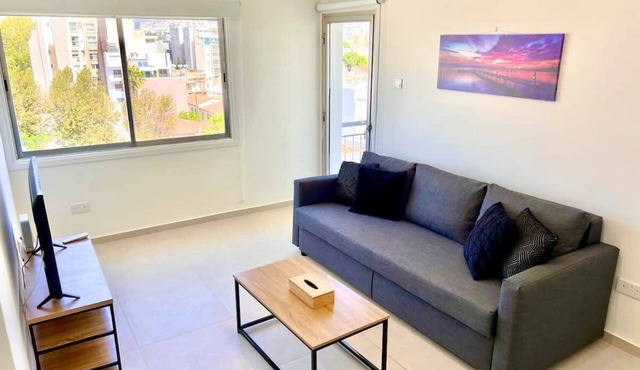 Cristiana Sea Breeze, Sleeps 3, Opposite to Beach