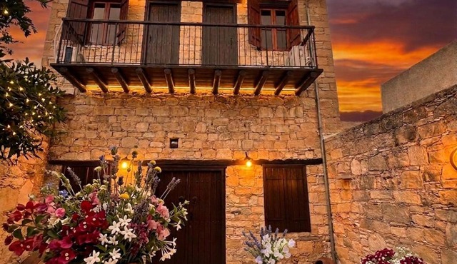 Daphne Cottage - A charming cottage in Vasa Village