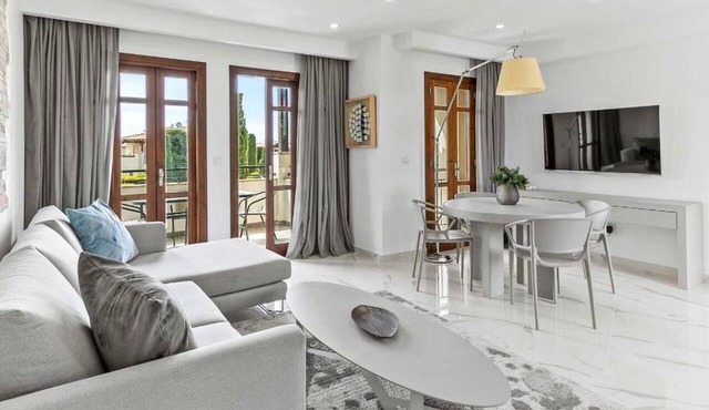 DB12 Adjacent to Aphrodite Hills – Communal Pool