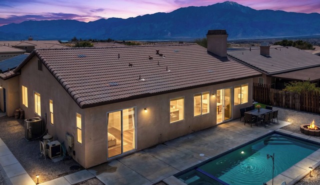 Desert Fun Retreat with Mini Golf Pool & Hot Tub New Listing Enjoy special price in Desert Hot Springs