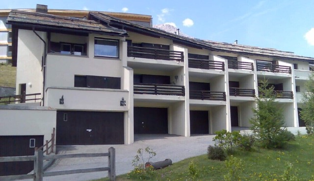 Dreamy holiday home among the great Swiss Alps - 8 Beds in Celerina