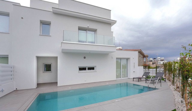 Eclipse: New Private 4-Bed Villa, Central Napa in Ayia Napa