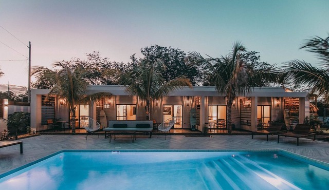 El Pez Surf Hotel in Tola