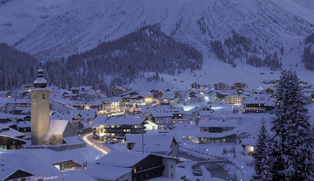 Elegant, fully furnished apartment with balcony - ski out/ski in in Lech am Arlberg