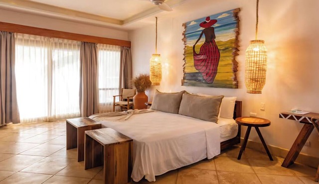 Enjoy Paradise Beach at Charming Tropical Villa in Little Corn Island, Pool in Little Corn Island
