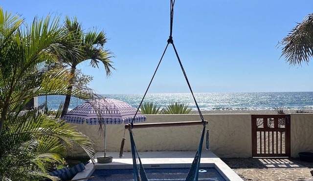Entire house right on the beach with pool located in the center of Las Peñitas! in Las Peñitas