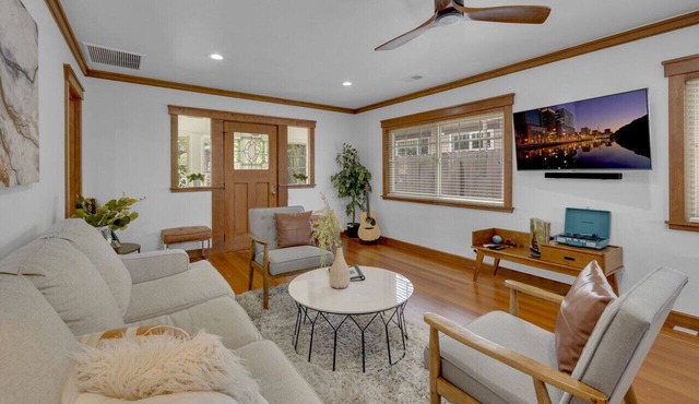 Family Friendly - Canyonview, Jacuzzi, EV Charger, Desk in San Diego