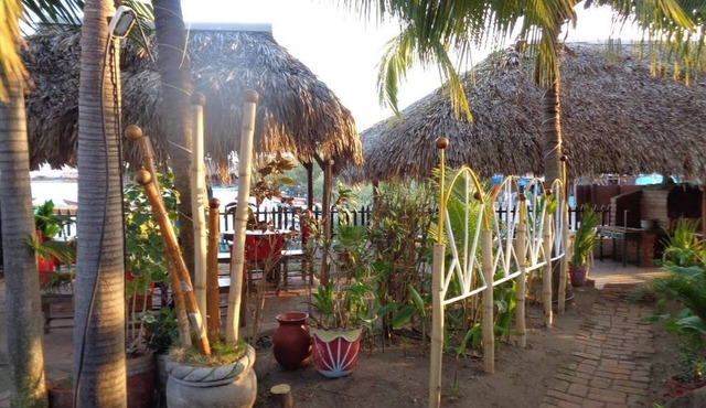 Fantastic Beach Front Room with Breakfast in Las Peñitas
