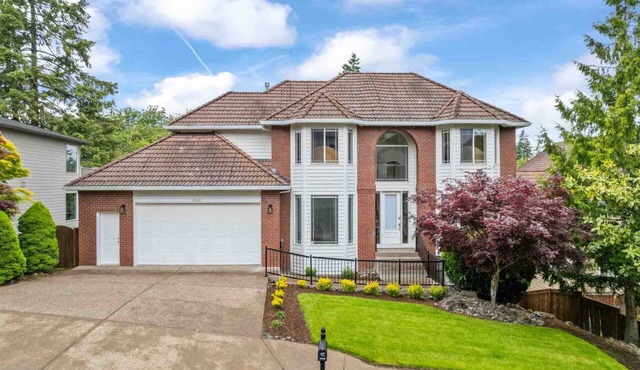 Fantastic Family Friendly Bull Mountain Home, Pets OK, Game Room w/Ping Pong, Short Walk to Park in Tigard