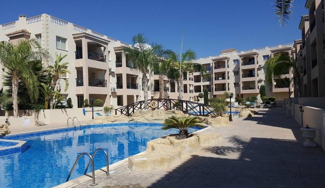 First floor, 2 bedroom apartment F101, 2 bathrooms, pool view & FREE WIFI in Paphos City