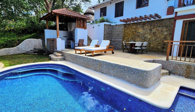 FOREST VIEW AND OCEANFRONT VIEW - SEVERAL OUTDOOR SPACES - DIRECT BEACH ACCESS in San Juan del Sur