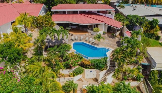 Gorgeous BEACHFRONT villa,6Bedrooms,Pool,OceanView in Pochomil