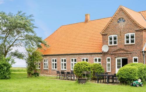 Gorgeous Home In Bredebro With Wifi in Bredebro
