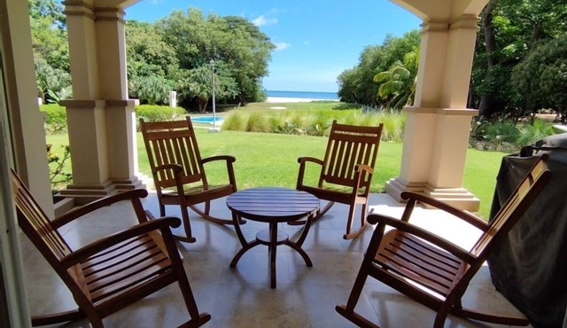 Hacienda Iguana 2 bdrm 2 bth Surf Condo w/pool in Tola