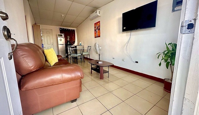 Hidden Gem: Peaceful charm, convenient amenities, and strategic location. in Managua