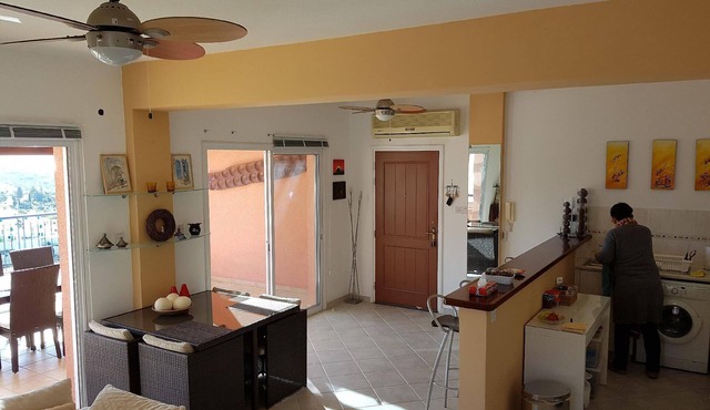 holiday house "Seaview" with pool in Tsadha