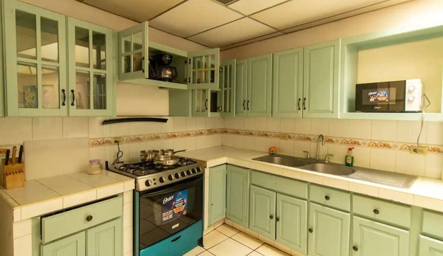 Home Perfect for Families or Groups, 3BR with AC in Managua