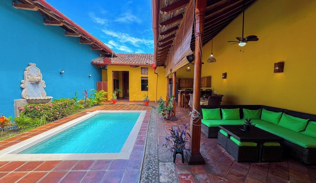 House with Pool and Patio, Best Location. Historic Encounter in Granada in Granada