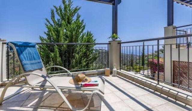J1 Holiday House Adjacent to Aphrodite Hills - Sea in Kouklia