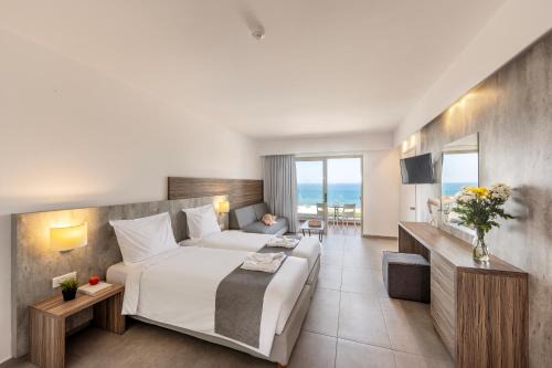 Kapetanios Aqua Resort in Coral Bay