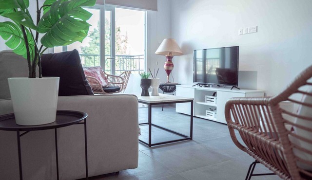 Kato Paphos 2bdr Apartment | Prime Location in Paphos