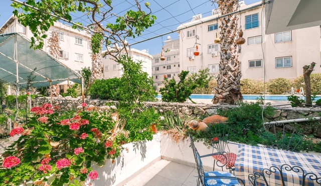 Kyrenia Garden Flat - Two Bedroom House, Sleeps 4 in Girne