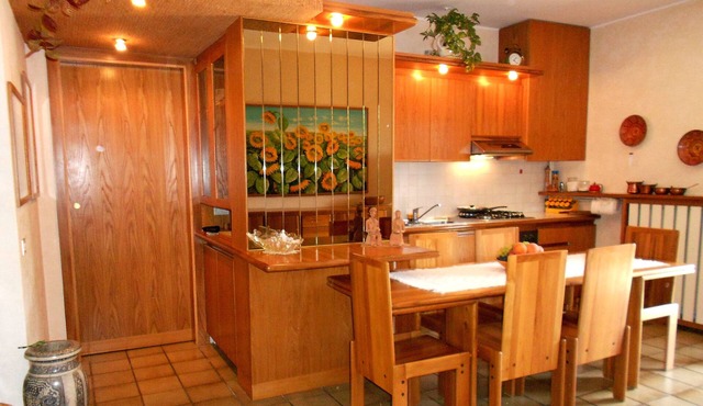 La Casa di Gio '- Hilly apartment with lake view, with swimming pool. in Desenzano del Garda