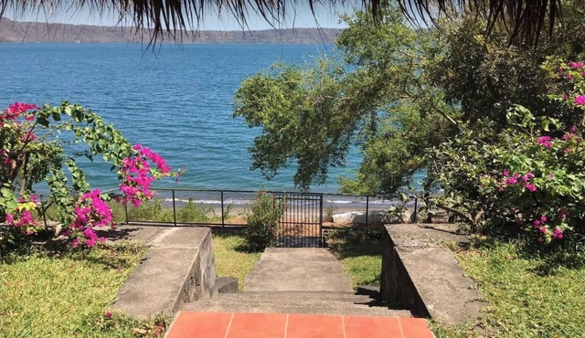La Giralda - Lakefront - Pool - Relaxation Haven in Apoyo