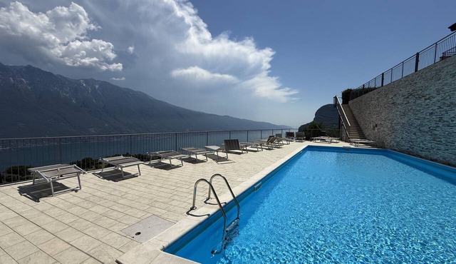 La Quiete 24 Holideal Apartment Lake view in Tremosine